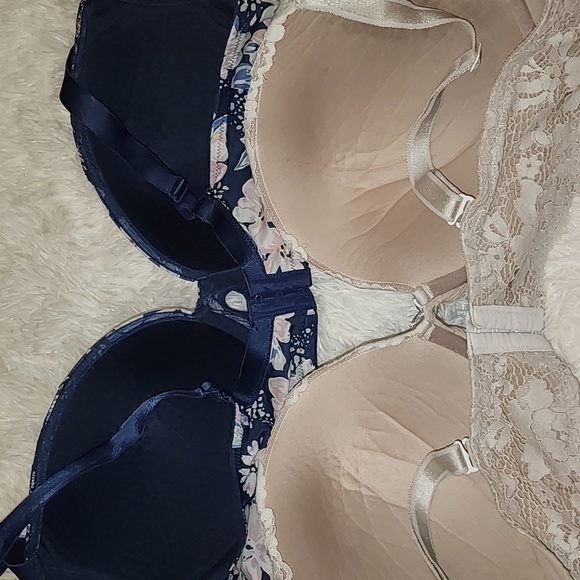 TORRID 42DDD & SECRET TREASURES 44D BRAS - Picture 4 of 12